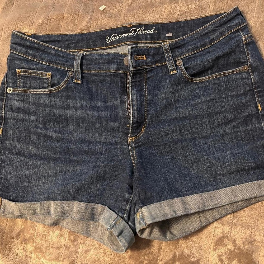 Universal Thread Womens Dark Wash Cuffed Denim Jean Shorts Size 10/30R Mid Rise